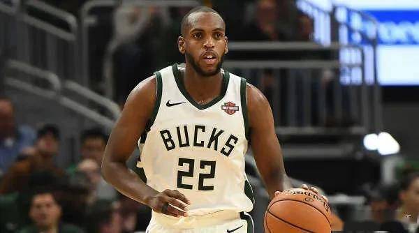  米德尔顿准绝杀雄鹿客场一分险胜奇才